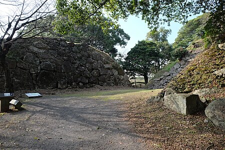 Tập_tin:名護屋城馬場跡_-_panoramio.jpg