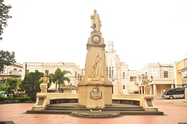 Image: 01 Jose Rizal Monument Sariaya