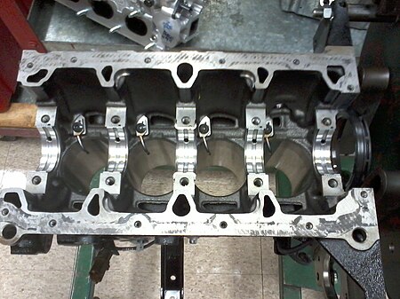 Tập tin:18XER engine block.jpg