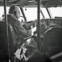 Winston Churchill auf dem Platz des Kapitäns der BOAC Boeing 314 Berwick (Luftfahrzeugkennzeichen G-AGCA), 16. Januar 1942