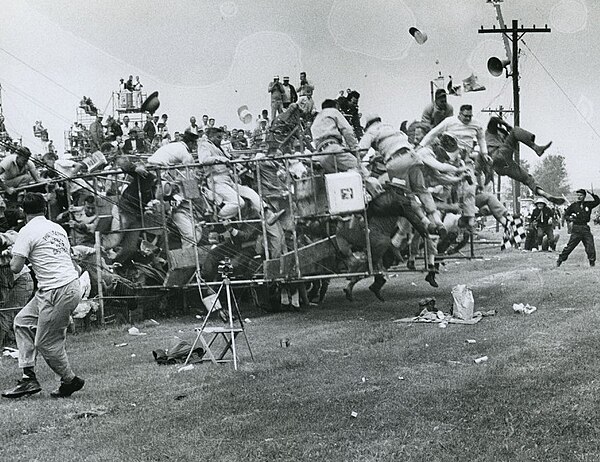 Image: 1960 Indianapolis 500 scaffold collapse 3