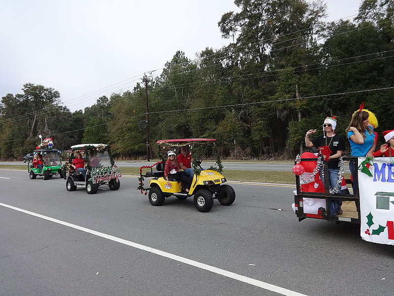 File:2014 Lake Park Christmas Parade 39.JPG