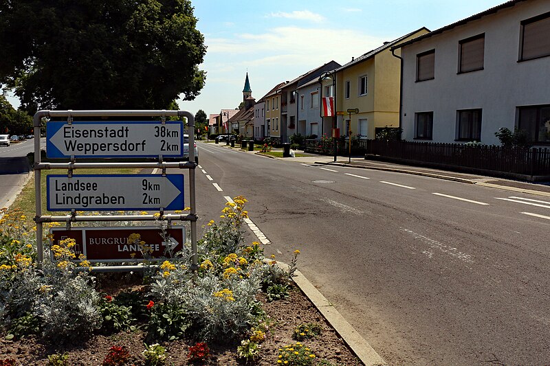 File:2019-kobersdorf-hauptstrasse-1.jpg