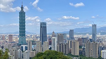 Lo skyline Taipei di CBD - Xinyi District, con Taipei 101 sullo sfondo.