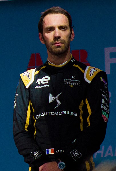 File:2022 Mexico City ePrix podium - Vergne.jpg