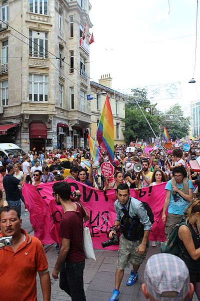 File:21. İstanbul Onur Yürüyüşü Gay Pride (55).jpg