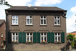 4.30 Wohnhaus, Hubertusstraße 2 (Zons)