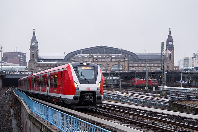S-Bahn Hamburg at Hamburg Hauptbahnhof