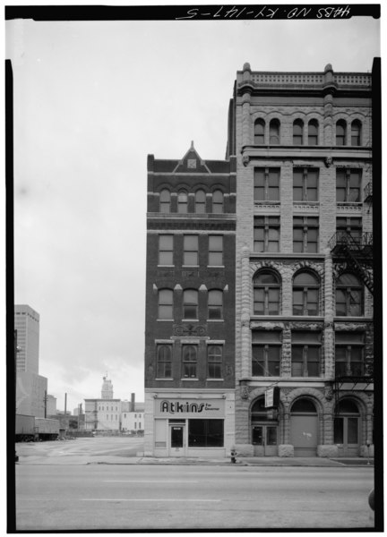 File:600-634 Main Street, south side of street; view of north (front) sides of buildings - Main Street, 600 and 700 Block (Buildings), Louisville, Jefferson County, KY HABS KY,56-LOUVI,10-5.tif