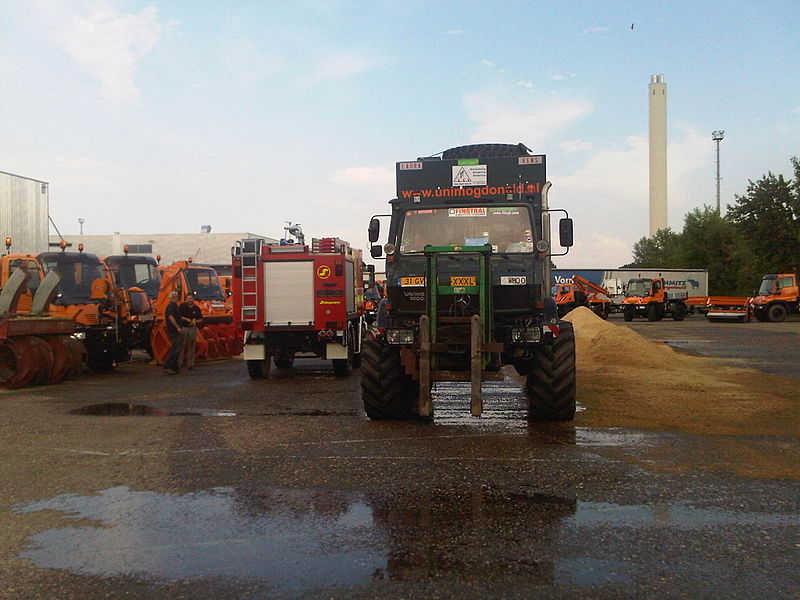 File:60 Jahre Unimog - Wörth 2011 052 (5797377873).jpg