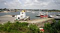 Le port de Porscave, à l'entrée de l'Aber Ildut ; à l'arrière-plan le port de Lanildut.