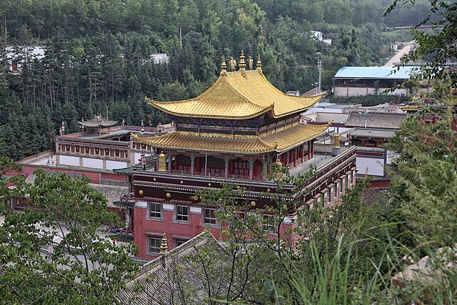 Image: A Temple in Kumbum Monastery