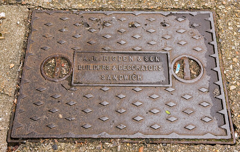 File:A W Rigden access cover, High Street, Sandwich - June 2018 - geograph.org.uk - 5839441.jpg