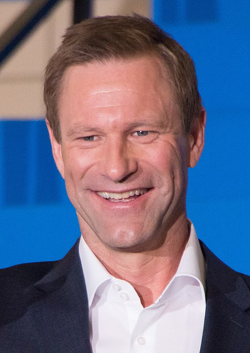 Aaron Eckhart (29830286295) (cropped)