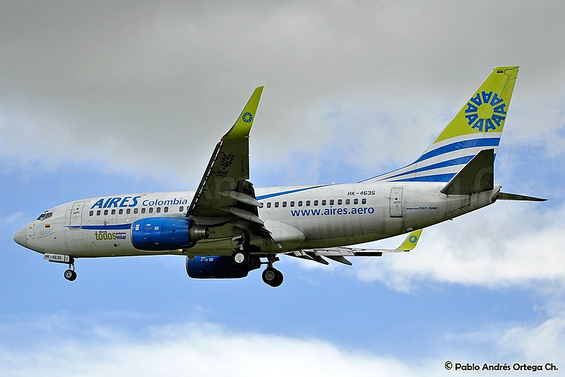 File:Aires Boeing 737-700 (5882176247).jpg