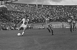 Марко ван Бастен и Адик Кот в матче «Аякс» — ПСВ, август 1986