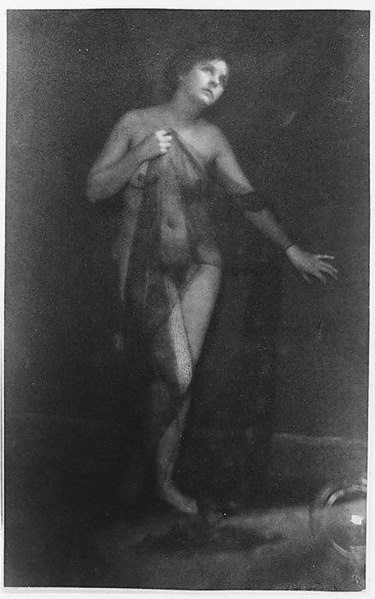 File:Alfred Stieglitz- -Standing Female Nude Partially Draped in Gauze- Clarence H. White , 1907.jpg