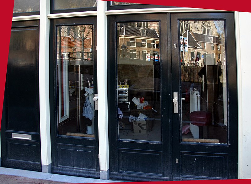 File:Amsterdam-3806-Oudezijds Voorburgwal-Schaufenster-2008-gje.jpg