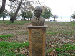 Споменик на Антон Панов
