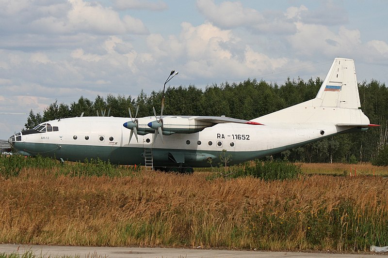 File:Antonov An-12BP Cub RA-11652 (8561149575).jpg