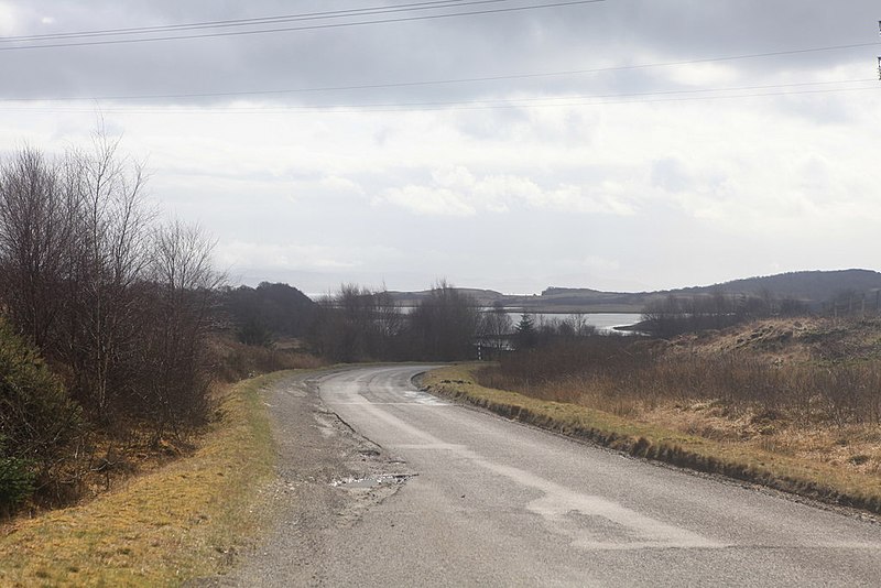 File:Approach to Lochdon from the North - geograph.org.uk - 1803213.jpg