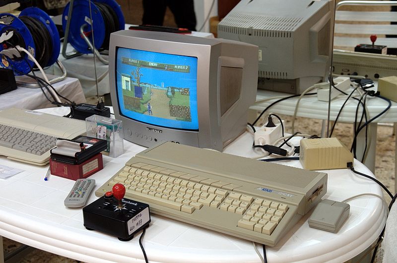 File:Atari 1040STF - Retrosystems 2010.jpg