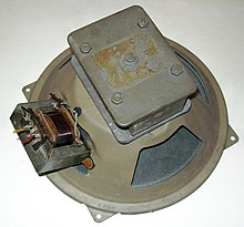 Loudspeaker with attached step-down transformer for use on a constant-voltage system Ausgangsuebertr.jpg