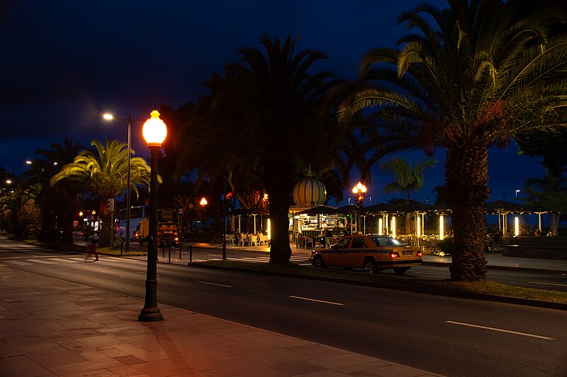 File:Avenida do Mar (53369552127).jpg