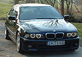 BMW E39 po faceliftu s populárními „angel eyes“