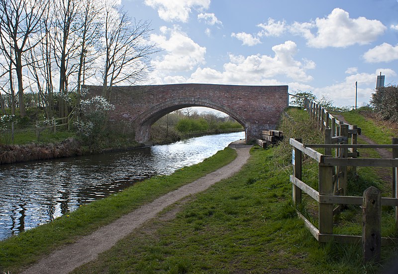 File:Back Lane bridge over the Bridgewater canal - geograph.org.uk - 3431989.jpg