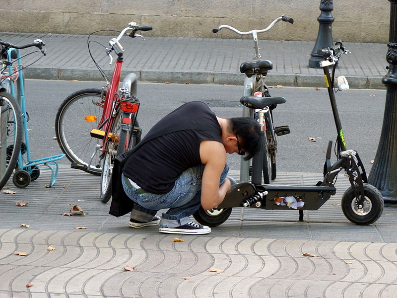 File:Barcelona Street Life (7852503130).jpg