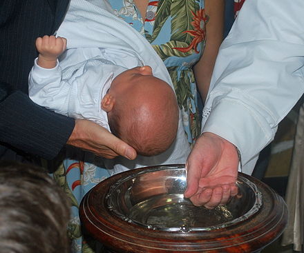 Um batismo infantil realizado em uma paróquia da Igreja Evangélica Luterana do Brasil.