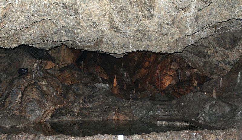 File:Baumannshöhle Goethesaal 1.JPG