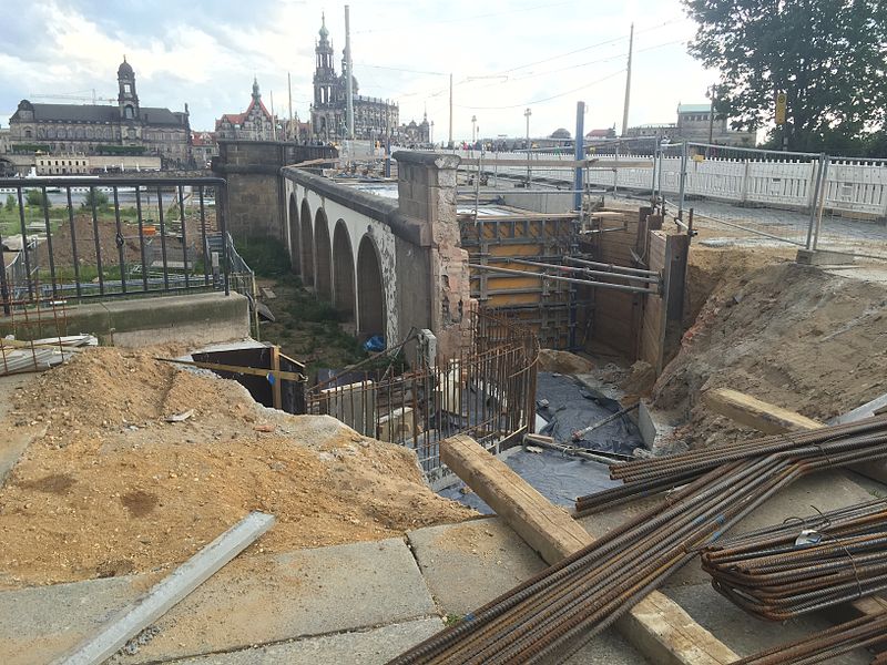 File:Baustelle Augustusbrücke.jpg