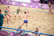 Deutsch: Beachhandball bei den Olympischen Jugendspielen 2018; Tag 6, 12. Oktober 2018; Mädchen, Hauptrundenspiel – Ungarn-Niederlande 2:1 English: Beach handball at the 2018 Summer Youth Olympics at 12 October 2018 – Girls Main Round – Hungary-Netherlands 2:1