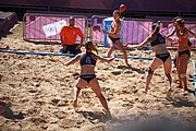 Deutsch: Beachhandball bei den Olympischen Jugendspielen 2018; Tag 3, 10. Oktober 2018; Mädchen, Vorrunde, Gruppe B - Niederlande-Argentinien 2:0 English: Beach handball at the 2018 Summer Youth Olympics at 10 October 2018 – Girls Preliminary Round Group B‎ – Netherlands-Argentina 2:0