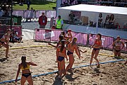 Deutsch: Beachhandball bei den Olympischen Jugendspielen 2018; Tag 3, 10. Oktober 2018; Mädchen, Vorrunde, Gruppe B - Niederlande-Argentinien 2:0 English: Beach handball at the 2018 Summer Youth Olympics at 10 October 2018 – Girls Preliminary Round Group B‎ – Netherlands-Argentina 2:0