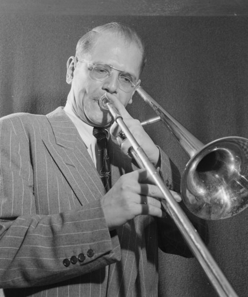 File:Bill Harris 1947 (Gottlieb) (cropped).jpg