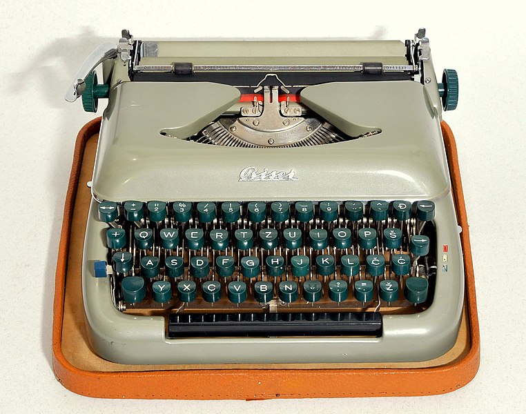 File:Biser typewriter with Latin letters 02.jpg