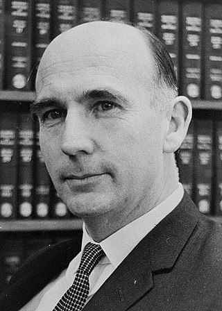 <span class="mw-page-title-main">Bob Ellicott</span> Australian politician and judge (1927–2022)