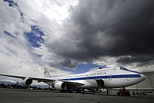 Eine E-4B auf dem Flughafen von Bogotá, Kolumbien