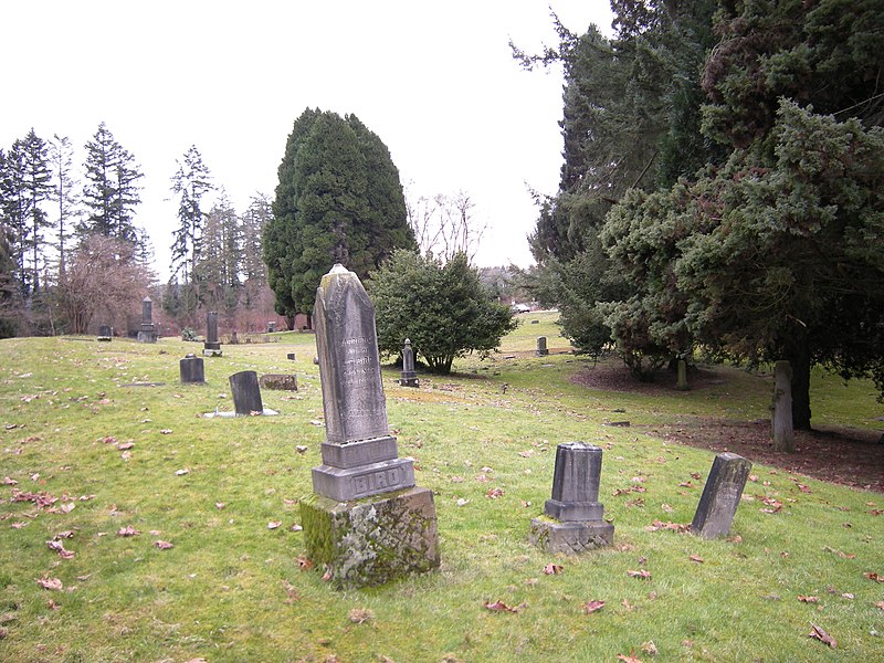 File:Bothell Pioneer Cemetery 24.jpg