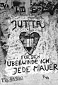Bundesarchiv Bild 183-1990-0405-004, Berlin, Liebeserklärung auf Mauer.jpg