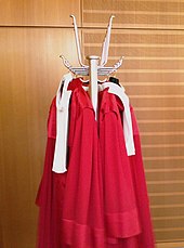 Court dress - Wikipedia