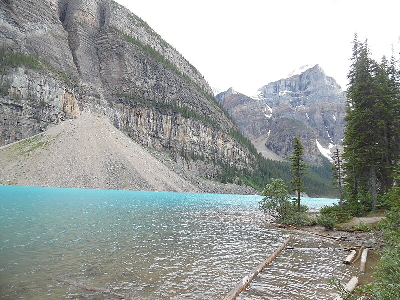 File:By ovedc & anat - Moraine Lake - 04.jpg