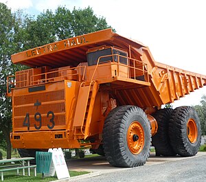 Camion minier géant Lectra Haul à Asbestos.jpg