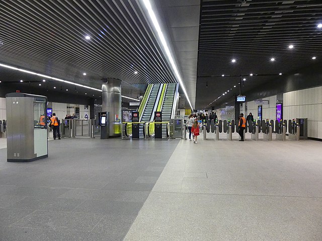 The ticket hall level