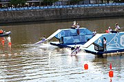 Deutsch: Kanusport bei den Olympischen Jugendspielen 2018; Tag 10, 16. Oktober 2018; Finale Jungen Einer-Kajak-Slalom: Lan Tominc (Slowenien, Gold) - Guan Changheng (China, Silber) - Tom Bouchardon (Frankreich, Bronze) English: Canoeing at the 2018 Summer Youth Olympics at 16 October 2018 – Boys' K1 slalom Gold Medal Race: Lan Tominc (Slovenia, gold) - Guan Changheng (China, silver) - Tom Bouchardon (France, bronze)