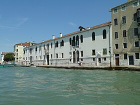 Casa degli Incurabili Venezia Zattere.jpg