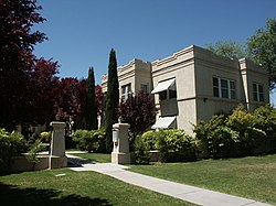 Castle Apartments Albuquerque 2004 1.jpg